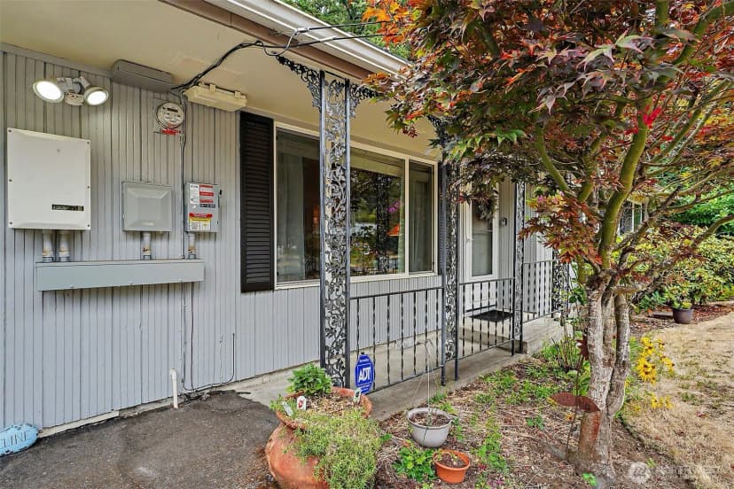 Property photo for 2016 Sycamore Street Se, Lacey photo 4