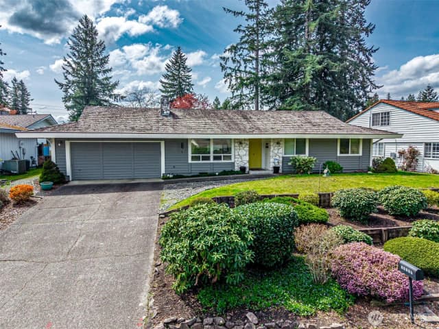 Property photo for 14229 Se 165th Place, Renton photo 2