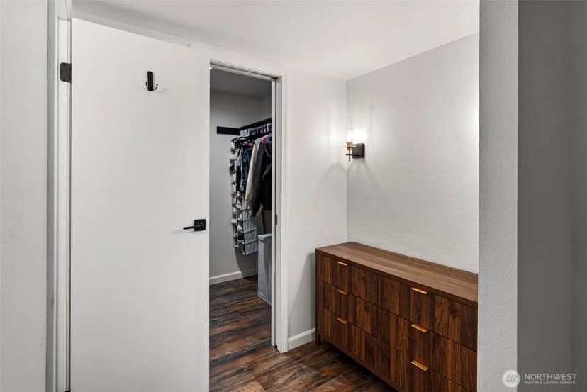 Property photo for 8509 Onyx Drive Sw, Lakewood photo 17