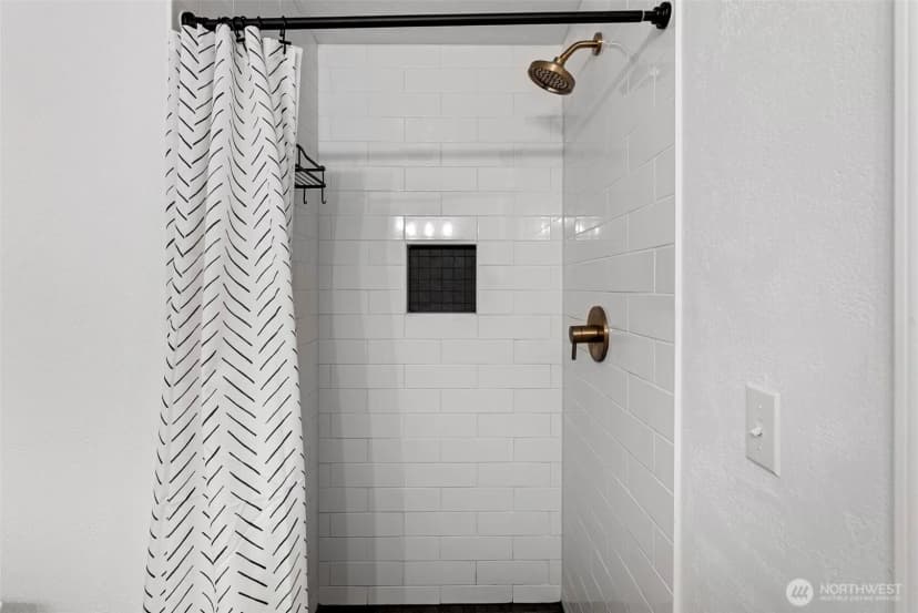 Property photo for 8509 Onyx Drive Sw, Lakewood photo 19