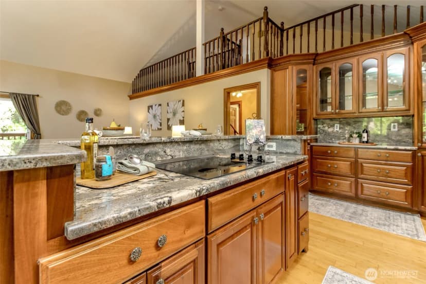 Property photo for 30455 Kent Black Diamond Road, Kent photo 8