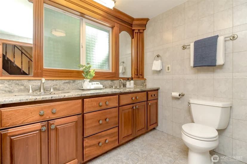Property photo for 30455 Kent Black Diamond Road, Kent photo 15