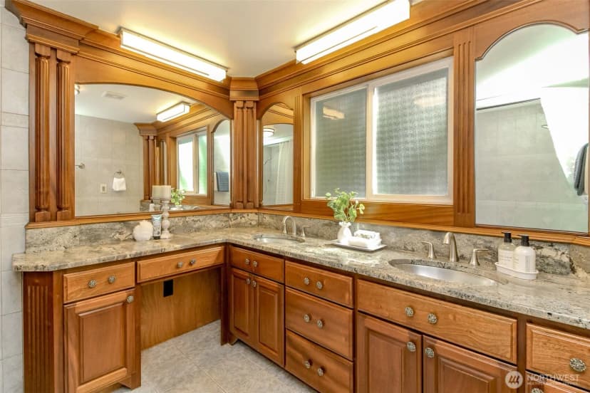 Property photo for 30455 Kent Black Diamond Road, Kent photo 14