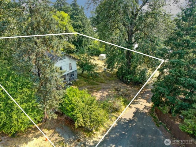 Property photo for 701 Sw Sunset Blvd, Renton photo 2