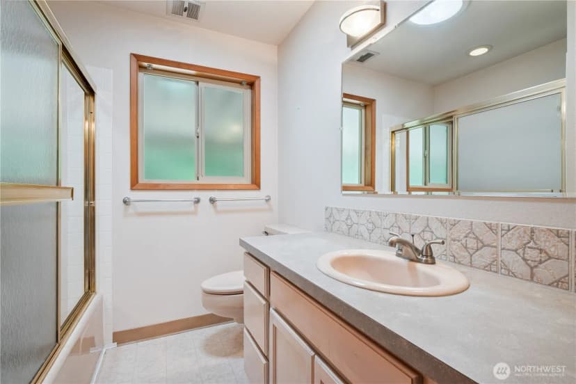 Property photo for 2337 W Hills Drive, Longview photo 17
