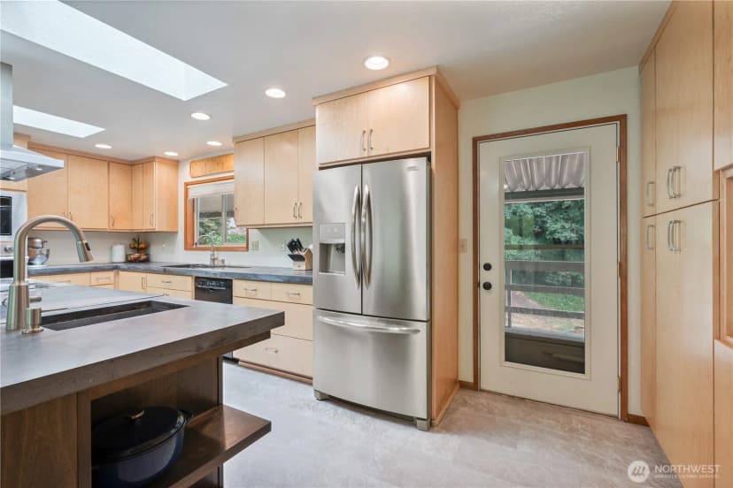 Property photo for 2337 W Hills Drive, Longview photo 8