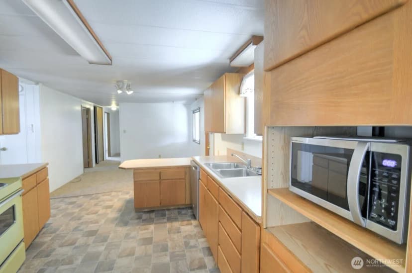 Property photo for 1841 Trosper Road Sw #2, Tumwater photo 4