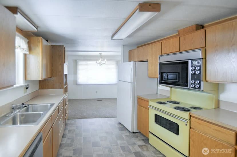 Property photo for 1841 Trosper Road Sw #2, Tumwater photo 3