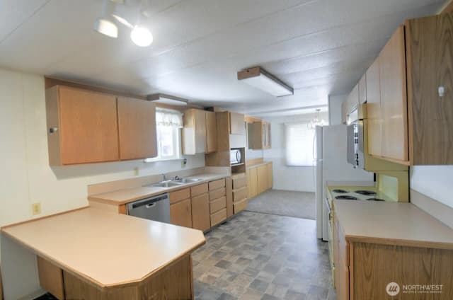 Property photo for 1841 Trosper Road Sw #2, Tumwater photo 2