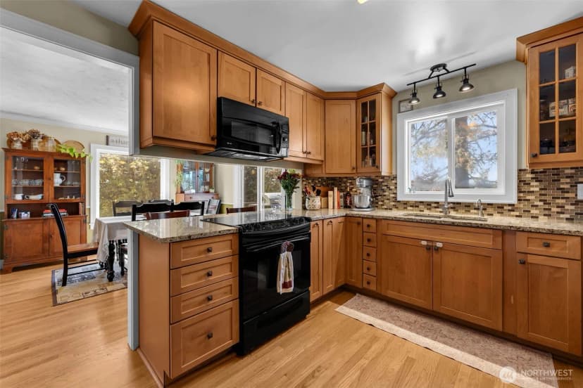 Property photo for 761 S 25th Place, Ridgefield photo 6