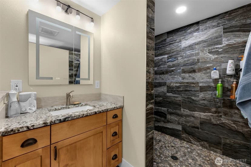 Property photo for 761 S 25th Place, Ridgefield photo 32