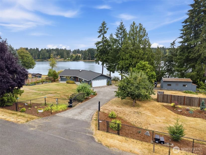 Property photo for 5508 South Bay Terrace Drive Ne, Olympia photo 2