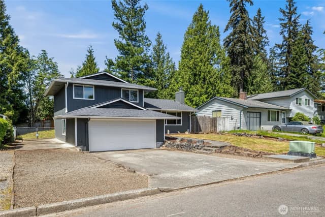 Property photo for 11422 31st Avenue Se, Everett photo 2