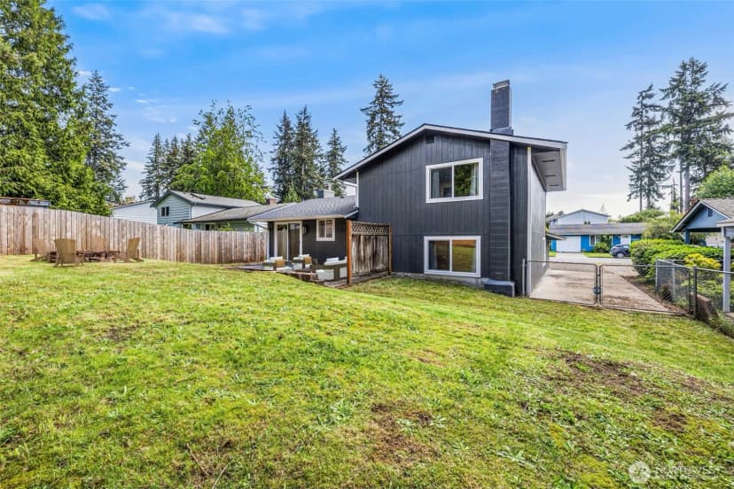 Property photo for 11422 31st Avenue Se, Everett photo 22