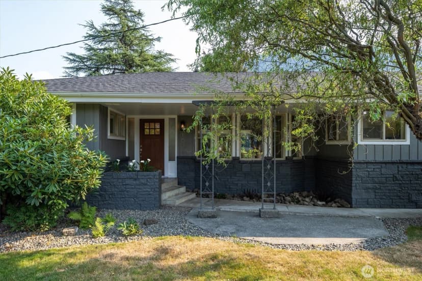 Property photo for 102 E Adams Avenue, Morton