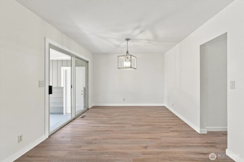 Property photo for 102 E Adams Avenue, Morton photo 10