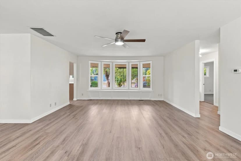 Property photo for 102 E Adams Avenue, Morton photo 8
