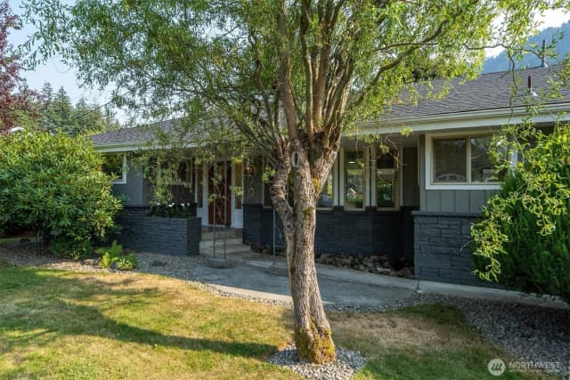 Property photo for 102 E Adams Avenue, Morton photo 3
