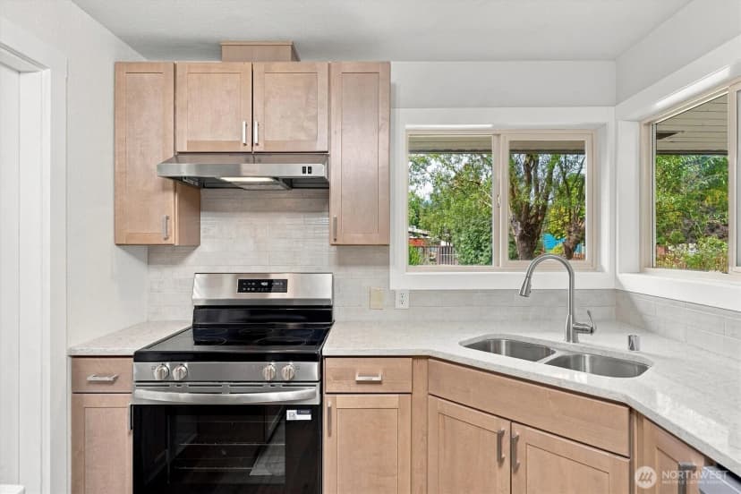 Property photo for 102 E Adams Avenue, Morton photo 15