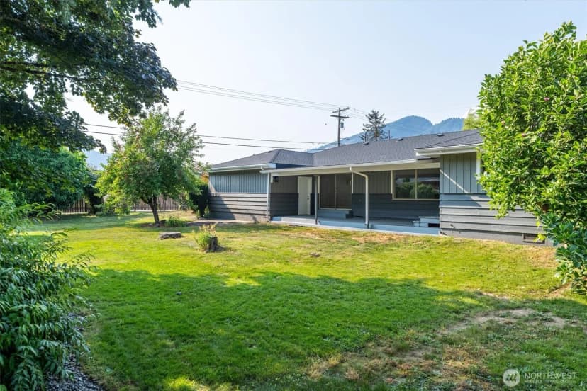 Property photo for 102 E Adams Avenue, Morton photo 35
