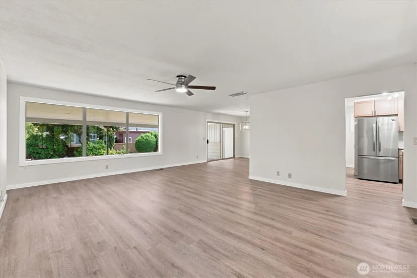 Property photo for 102 E Adams Avenue, Morton photo 6