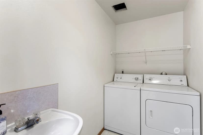 Property photo for 15815 Admiralty Way #d-4, Lynnwood photo 15