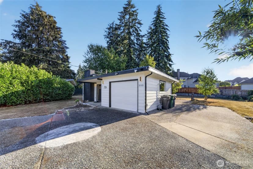 Property photo for 233 S 301st Street, Federal Way photo 2