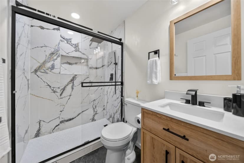 Property photo for 233 S 301st Street, Federal Way photo 18