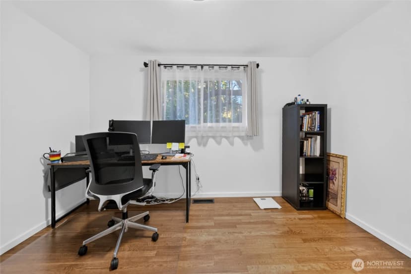 Property photo for 233 S 301st Street, Federal Way photo 24