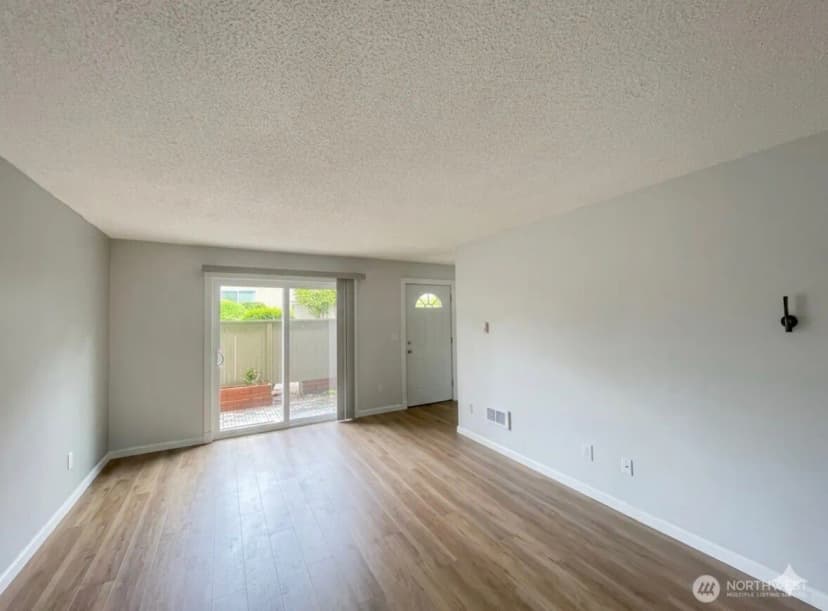 Property photo for 6006 N 15th #c104, Tacoma photo 5