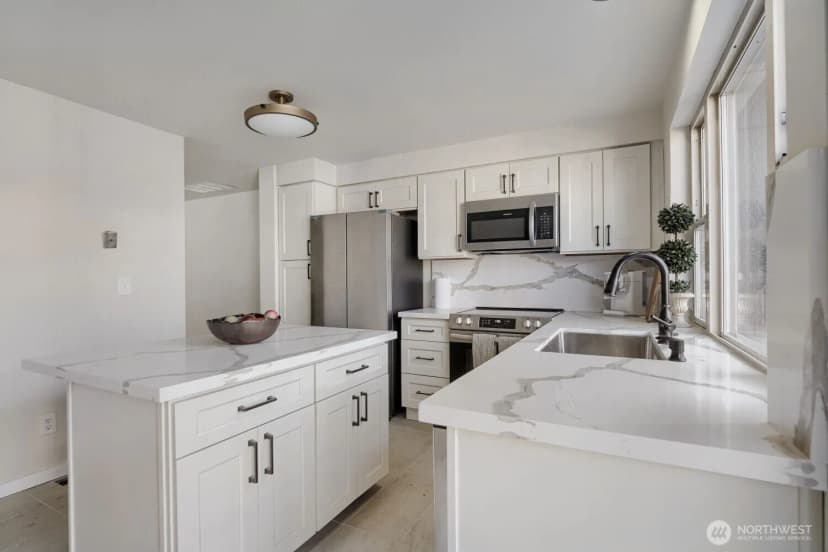Property photo for 8626 Onyx Drive Sw #d, Lakewood photo 12