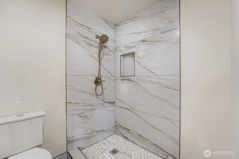 Property photo for 8626 Onyx Drive Sw #d, Lakewood photo 16