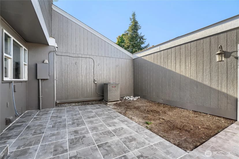 Property photo for 8626 Onyx Drive Sw #d, Lakewood photo 22