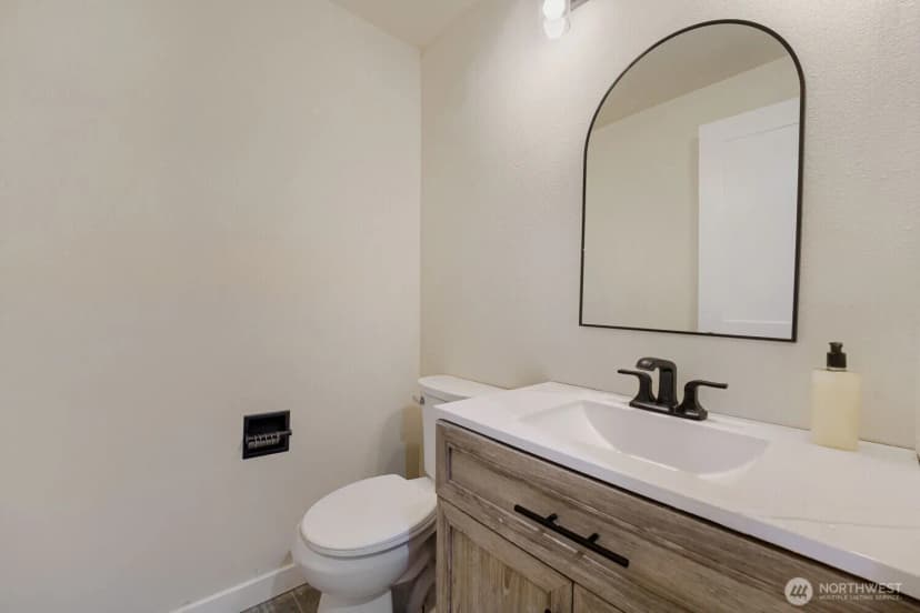 Property photo for 8626 Onyx Drive Sw #d, Lakewood photo 13