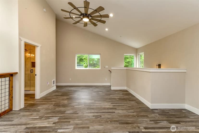 Property photo for 14886 Wilkeson Spiketon Road E, Wilkeson photo 17