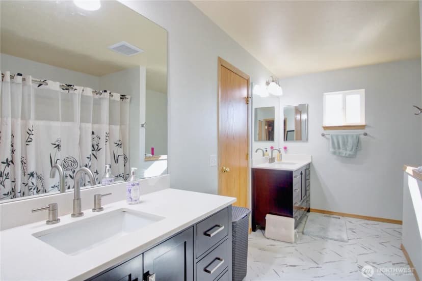 Property photo for 4651 Nooksack Loop, Mount Vernon photo 18