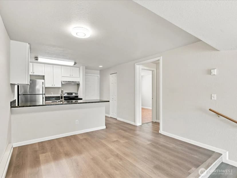 Property photo for 9484 Redmond-woodinville Road Ne #c204, Redmond photo 8