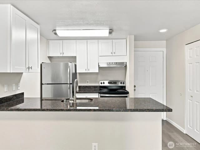Property photo for 9484 Redmond-woodinville Road Ne #c204, Redmond photo 4