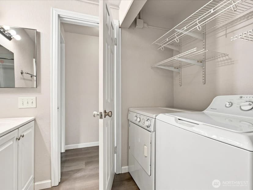 Property photo for 9484 Redmond-woodinville Road Ne #c204, Redmond photo 18