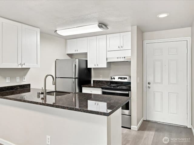 Property photo for 9484 Redmond-woodinville Road Ne #c204, Redmond photo 3