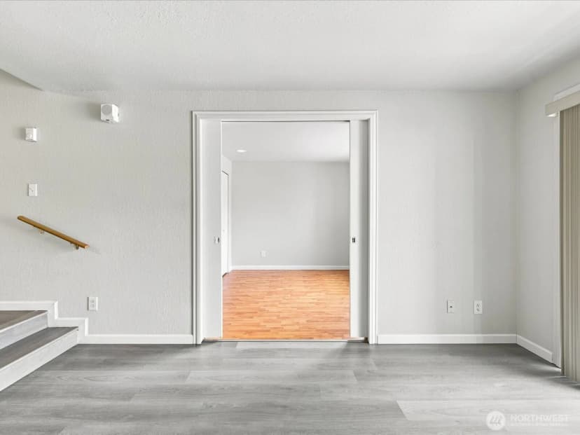 Property photo for 9484 Redmond-woodinville Road Ne #c204, Redmond photo 12