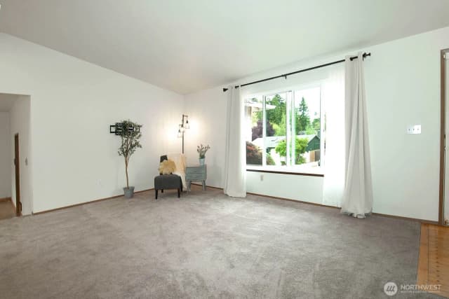 Property photo for 10610 4th Drive Se, Everett photo 5