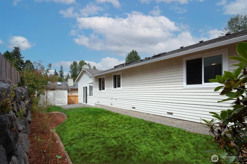 Property photo for 10610 4th Drive Se, Everett photo 19
