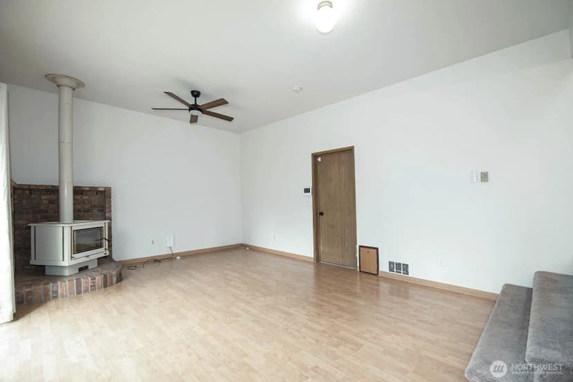 Property photo for 10610 4th Drive Se, Everett photo 11