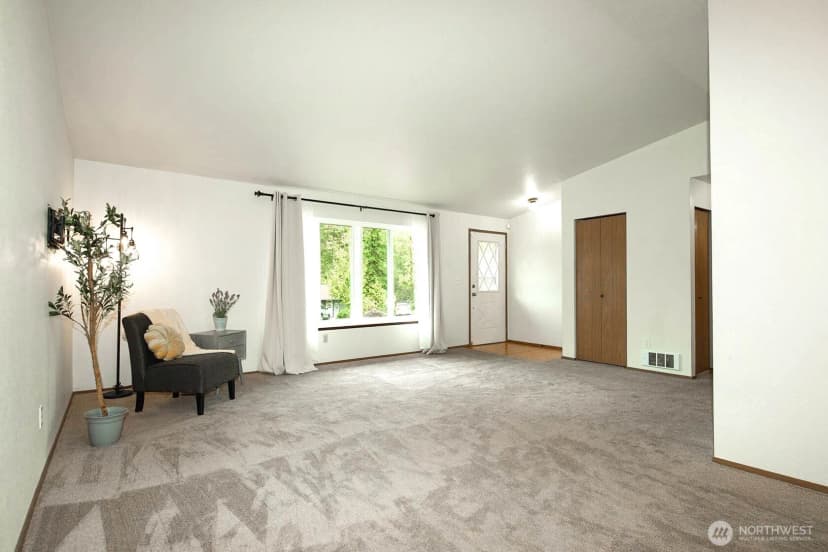 Property photo for 10610 4th Drive Se, Everett photo 6