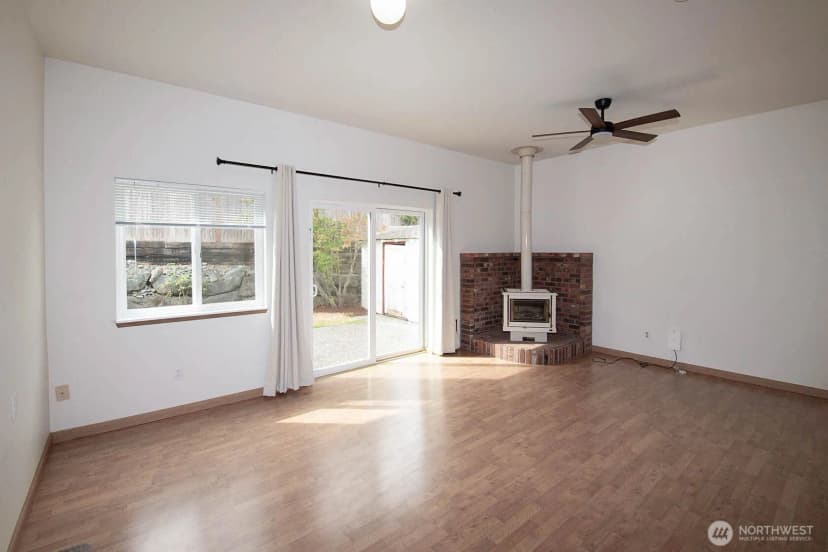 Property photo for 10610 4th Drive Se, Everett photo 10