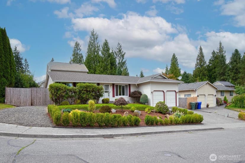 Property photo for 10610 4th Drive Se, Everett