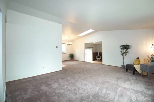 Property photo for 10610 4th Drive Se, Everett photo 4