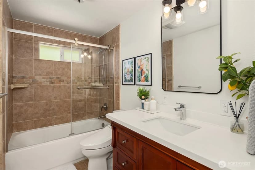 Property photo for 2502 Ne 68th Street, Seattle photo 20