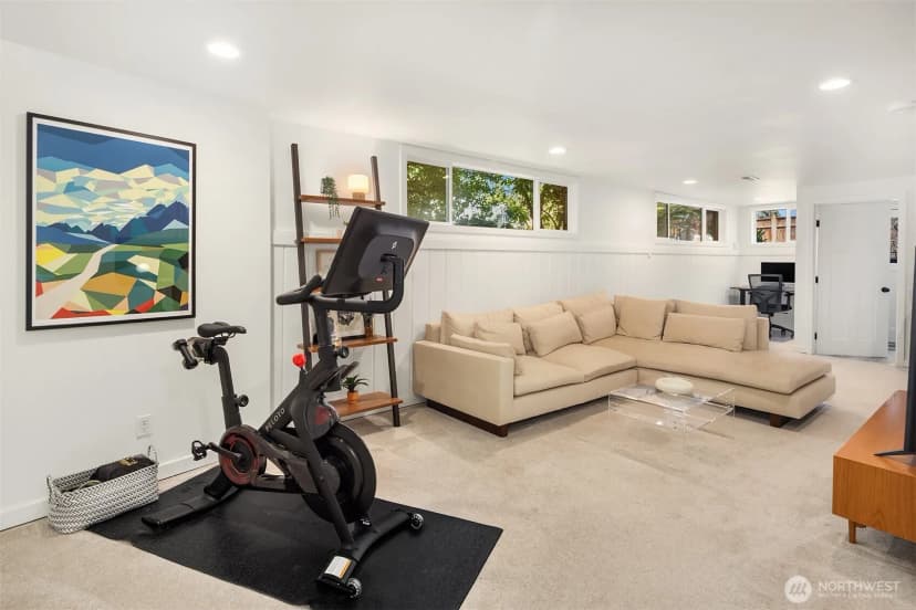 Property photo for 2502 Ne 68th Street, Seattle photo 22